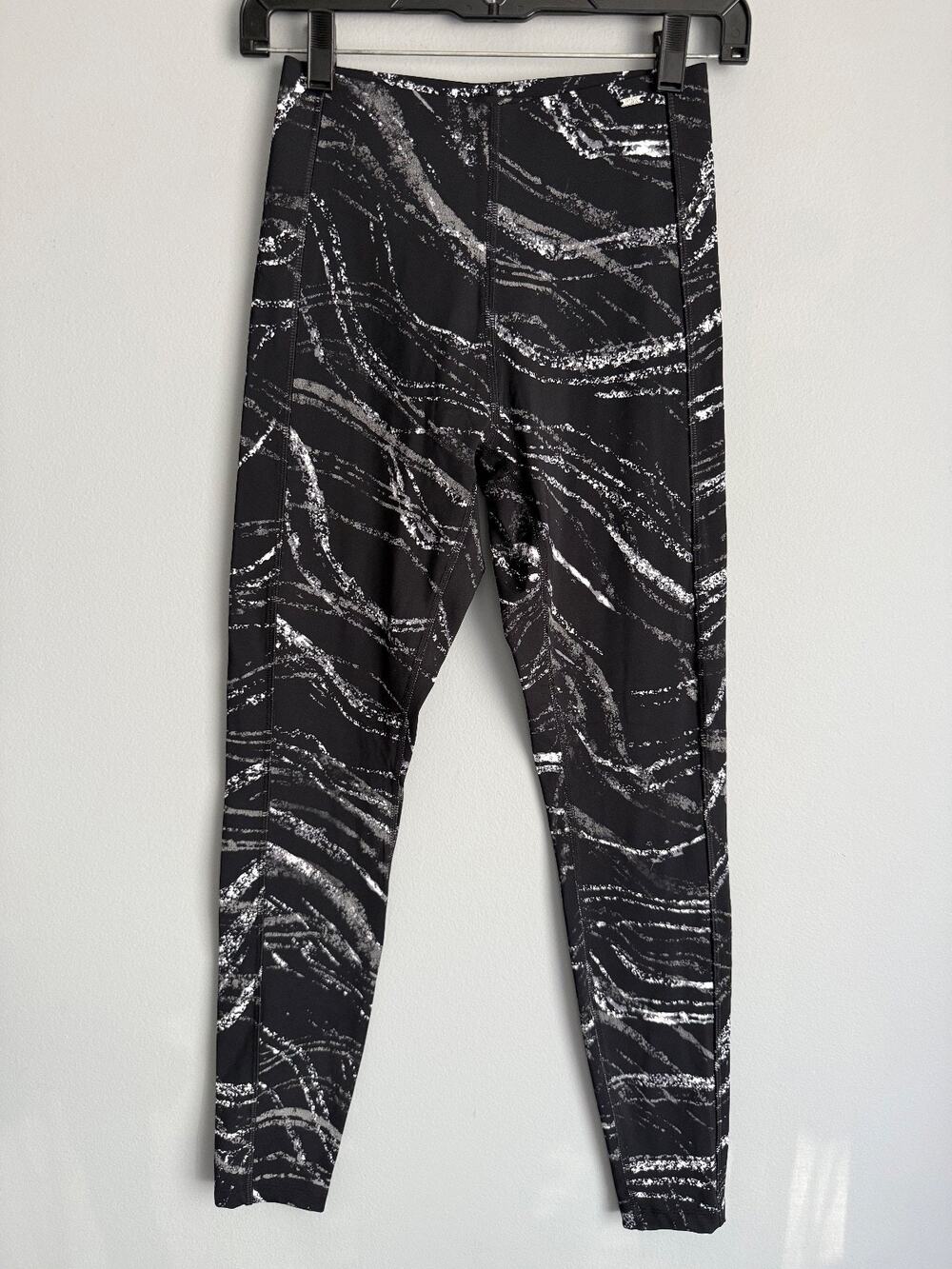 PINK Victoria's Secret Women's S Black Silver Foil Print Leggings Sporty Chic